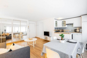 GuestReady - Studio baigné de lumière dans le 19e